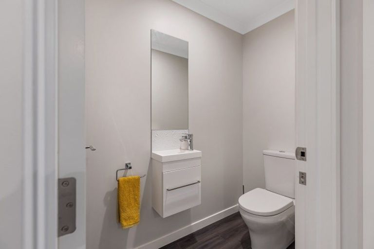 Photo of property in 1 Waimarama Court, Roslyn, Palmerston North, 4414