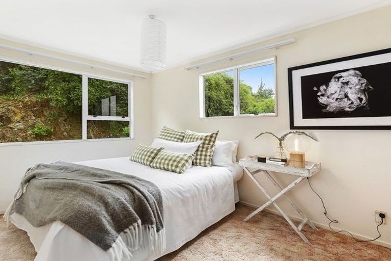 Photo of property in 1 Chequers Way, Crofton Downs, Wellington, 6035