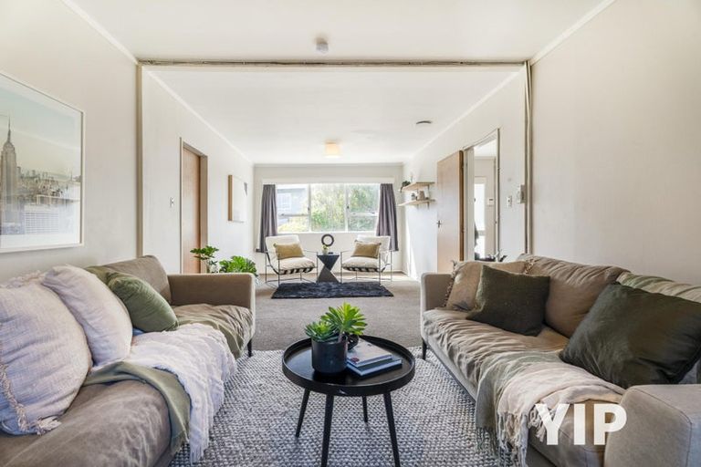 Photo of property in 12 Bloomsbury Grove, Newlands, Wellington, 6037