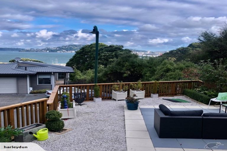 Photo of property in 16 Curnow Way, Kaiwharawhara, Wellington, 6035