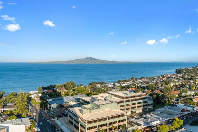 Photo of property in Sentinel Apartments, 1701/3 Northcroft Street, Takapuna, Auckland, 0622