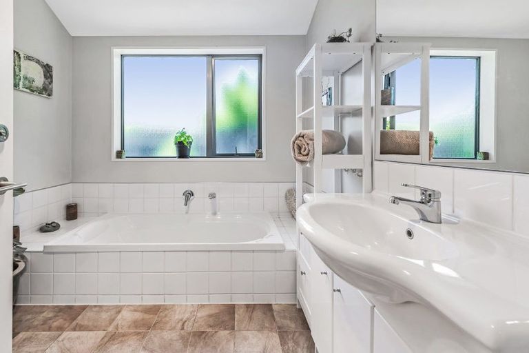 Photo of property in 18 Stanwood Grove, Darfield, 7510