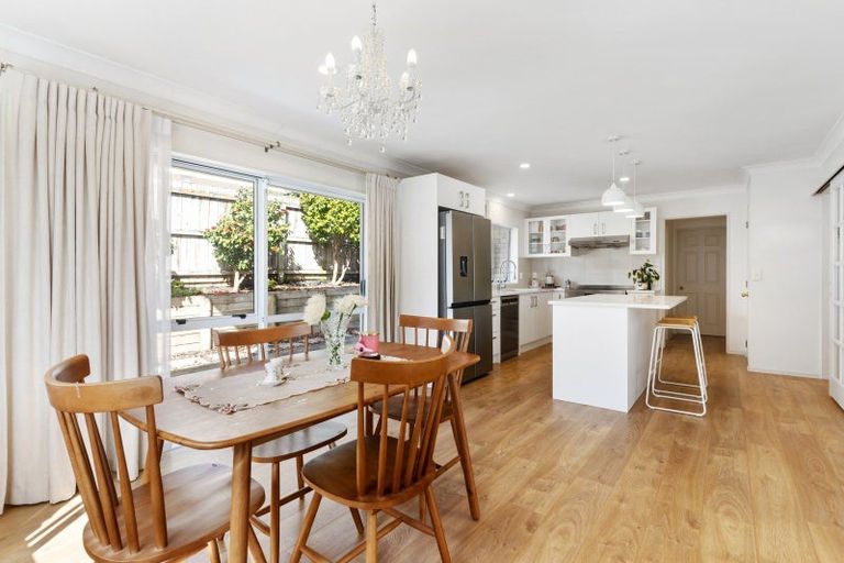 Photo of property in 40 Santa Ana Drive, Dannemora, Auckland, 2016