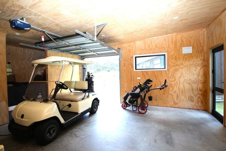 Photo of property in 111 Benjamin Place, Matarangi, Whitianga, 3592