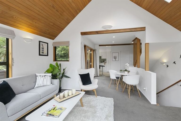 Photo of property in 31c Patanga Crescent, Thorndon, Wellington, 6011