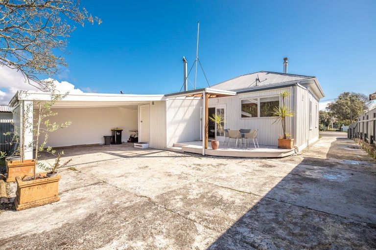 Photo of property in 25 Queen Street, Westport, 7825