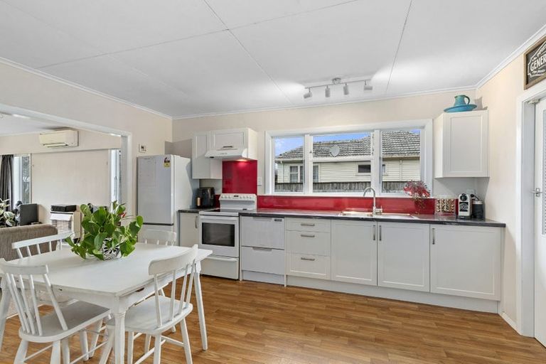 Photo of property in 185 Wainuiomata Road, Wainuiomata, Lower Hutt, 5014