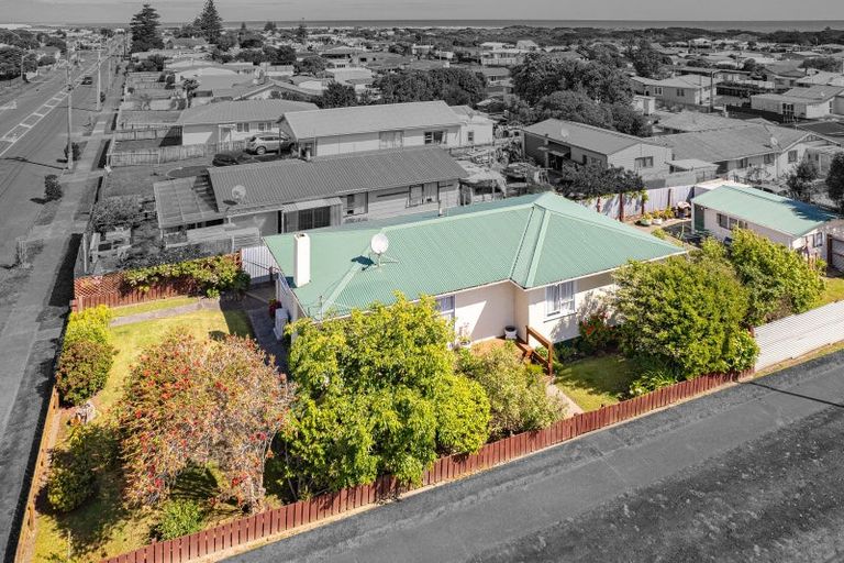 Photo of property in 85 Cornfoot Street, Castlecliff, Whanganui, 4501