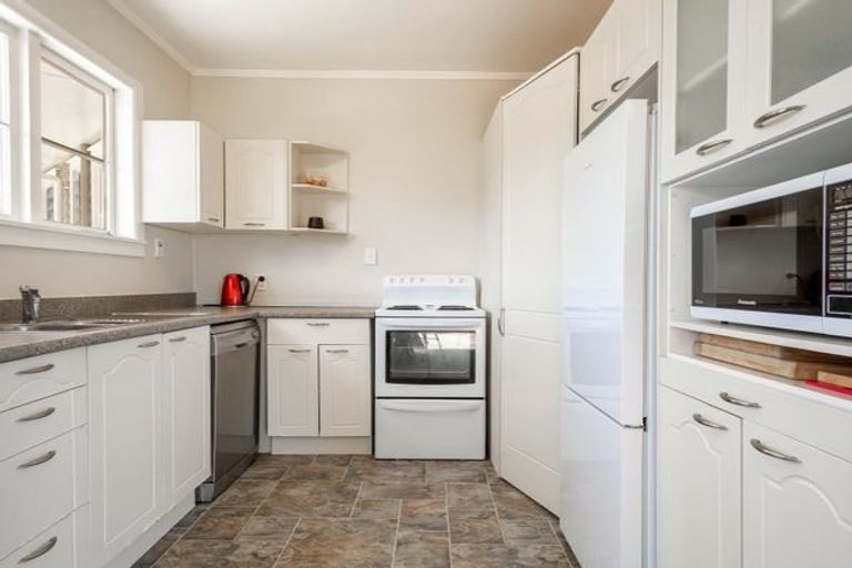 Photo of property in 4 Griffiths Place, Claudelands, Hamilton, 3214