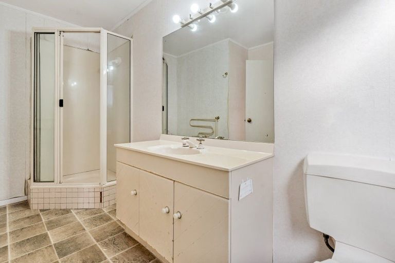 Photo of property in 31a The Esplanade, Eastern Beach, Auckland, 2012