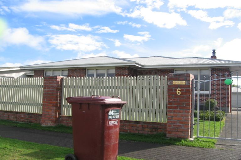 Photo of property in 6 Innes Place, Roslyn, Palmerston North, 4414