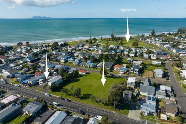 Photo of property in 42 Beach Road, Waihi Beach, 3611