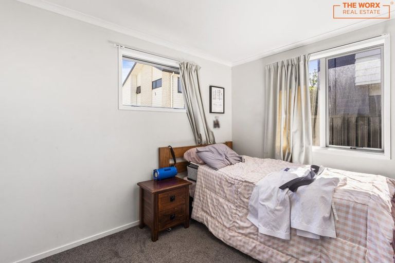 Photo of property in 10a Cambridge Road, Manurewa, Auckland, 2102