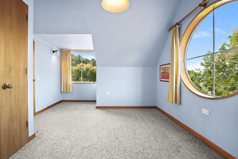 Photo of property in 100 Glenross Street, Glenross, Dunedin, 9011