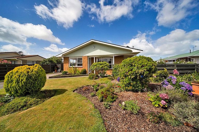 Photo of property in 3 Green Lane, Hawera, 4610