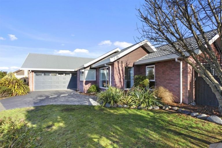 Photo of property in 33 Kirsten Place, Parklands, Christchurch, 8083