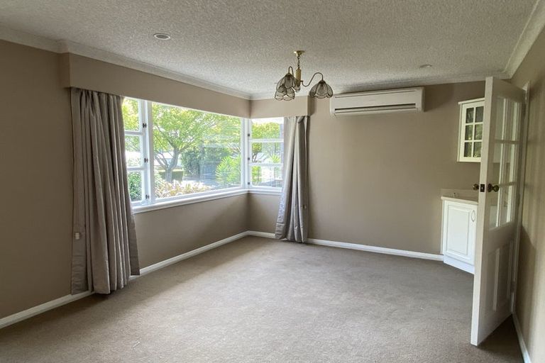 Photo of property in 18 Churchill Avenue, Hokowhitu, Palmerston North, 4410