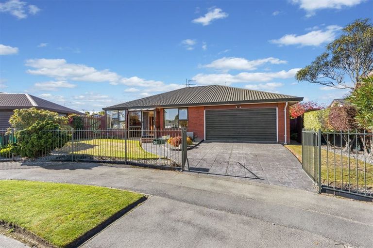 Photo of property in 21 Mulberry Place, Redwood, Christchurch, 8051