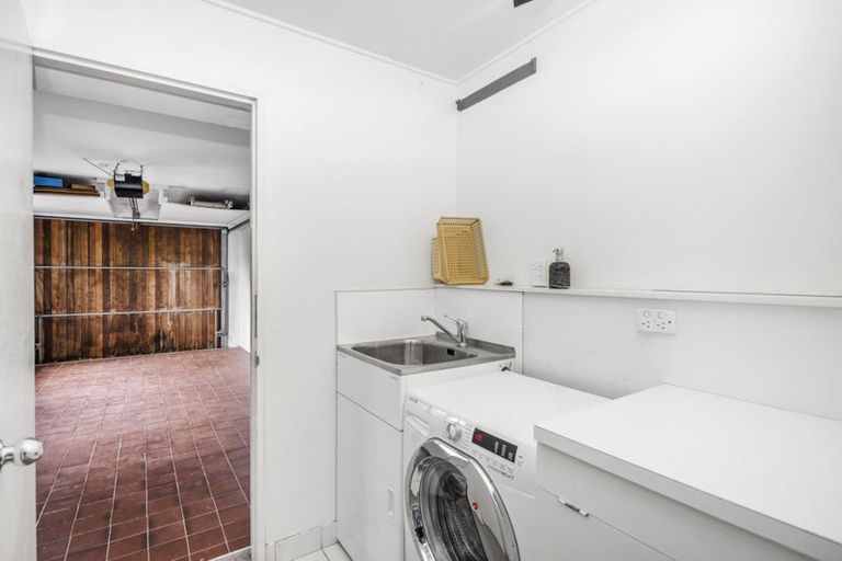 Photo of property in 28 Hay Street, Oriental Bay, Wellington, 6011