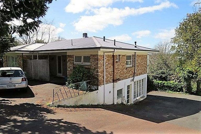 Photo of property in 30 Hillcrest Road, Hillcrest, Hamilton, 3216