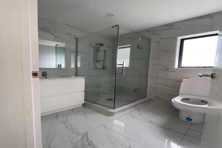 Photo of property in 367a Don Buck Road, Massey, Auckland, 0614