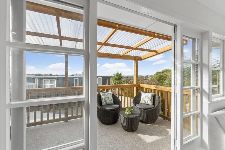 Photo of property in 1/57 Coronation Road, Hillcrest, Auckland, 0627