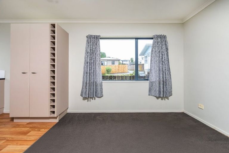 Photo of property in 45 Borich Road, Sunnyvale, Auckland, 0612