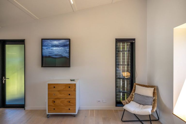 Photo of property in 70 Queens Drive, Oneroa, Waiheke Island, 1081