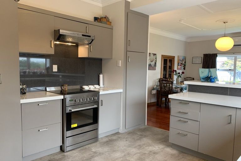 Photo of property in 2 Svenson Road, Waipukurau, 4200