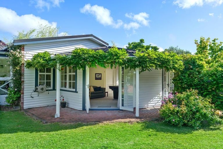 Photo of property in 430 Te Moana Road, Waikanae, 5036