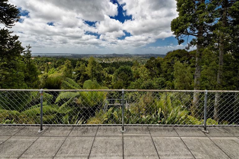 Photo of property in 3 Park Road, Titirangi, Auckland, 0604
