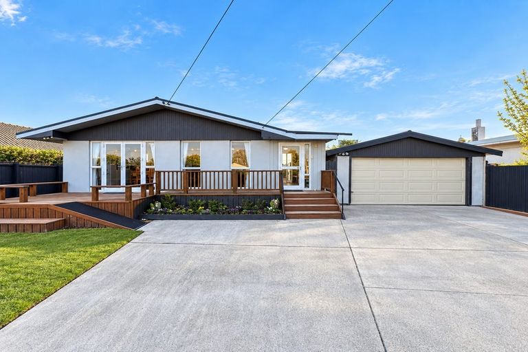 Photo of property in 17 Mortlake Street, Islington, Christchurch, 8042