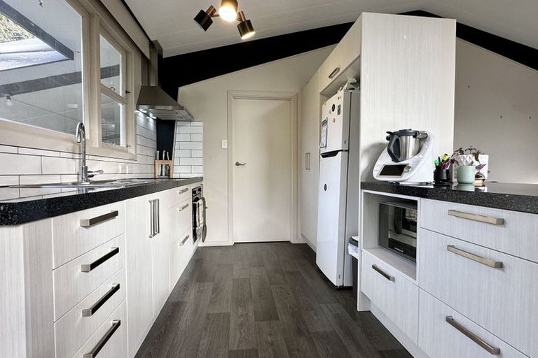 Photo of property in 15 Rakiura Parade, Otatara, Invercargill, 9879