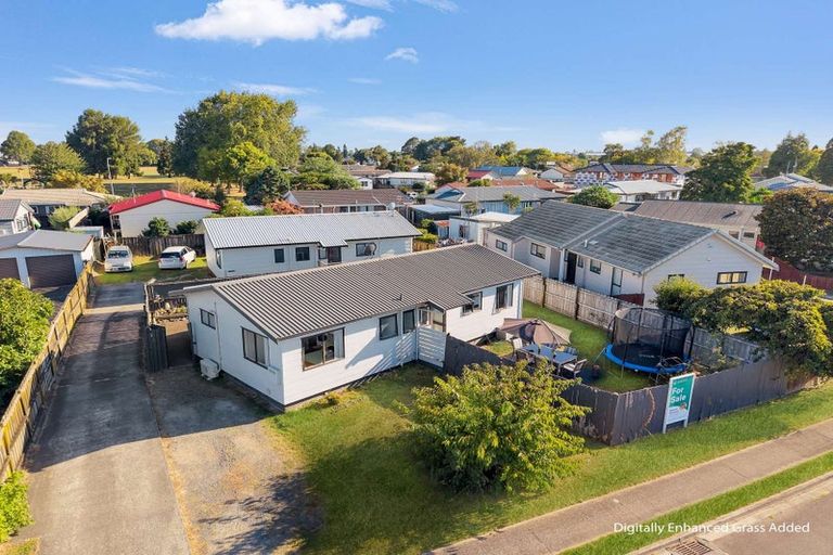 Photo of property in 12 Kentucky Crescent, Nawton, Hamilton, 3200