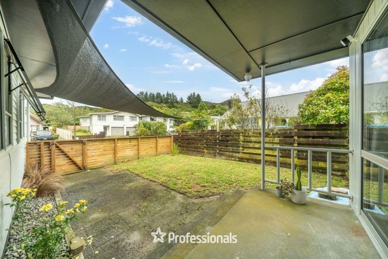 Photo of property in 4 Bexley Grove, Wainuiomata, Lower Hutt, 5014