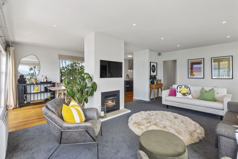 Photo of property in 22 Tai Paku Paku Road, Karaka Bays, Wellington, 6022