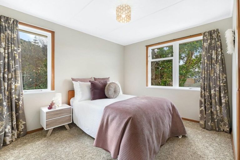 Photo of property in 6 Aparangi Crescent, Elsdon, Porirua, 5022