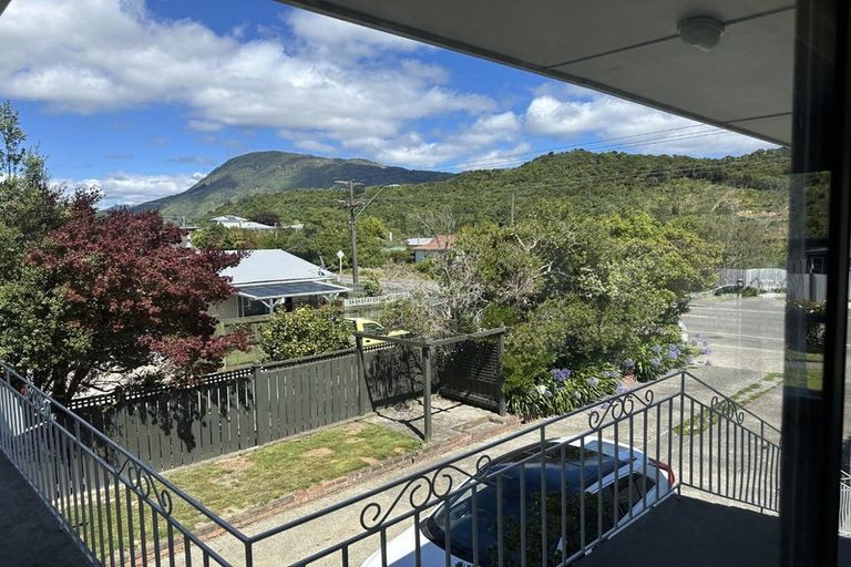 Photo of property in 128 Waikawa Road, Picton, 7220