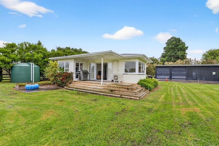 Photo of property in 61 Boord Crescent, Kumeu, 0891