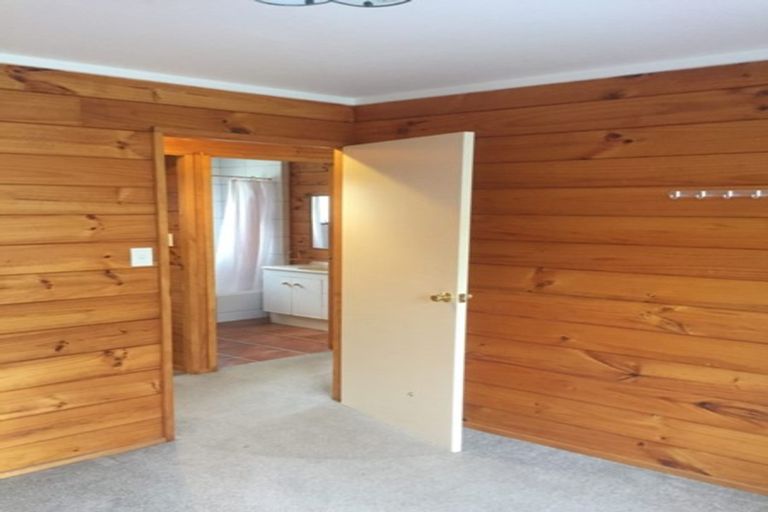 Photo of property in 2/30 Charles Dickens Drive, Mellons Bay, Auckland, 2014