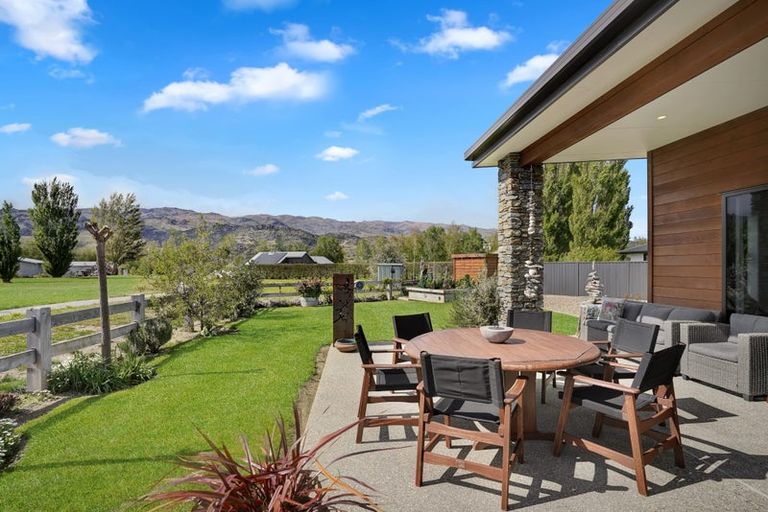 Photo of property in 54 Stratford Drive, Mount Pisa, Cromwell, 9383