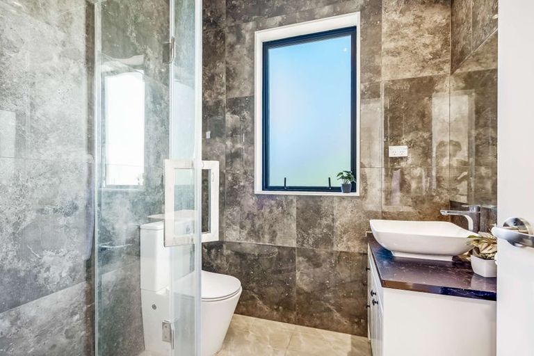 Photo of property in 43a Colombo Road, Waiuku, 2123