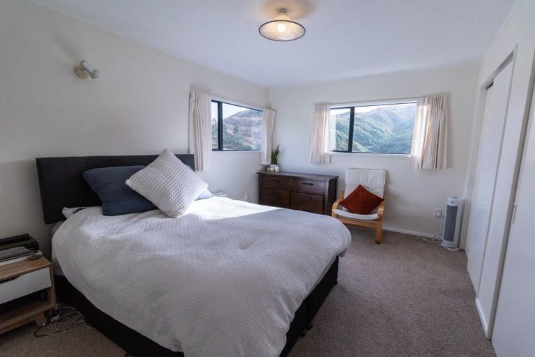 Photo of property in 8a Furlong Crescent, Churton Park, Wellington, 6037