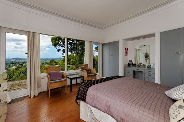 Photo of property in 3 Park Road, Titirangi, Auckland, 0604