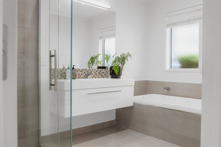 Photo of property in 46 Helen June Avenue, Flagstaff, Hamilton, 3210