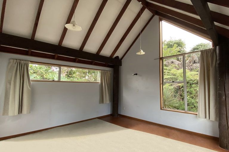 Photo of property in 33 Reynolds Place, Torbay, Auckland, 0630