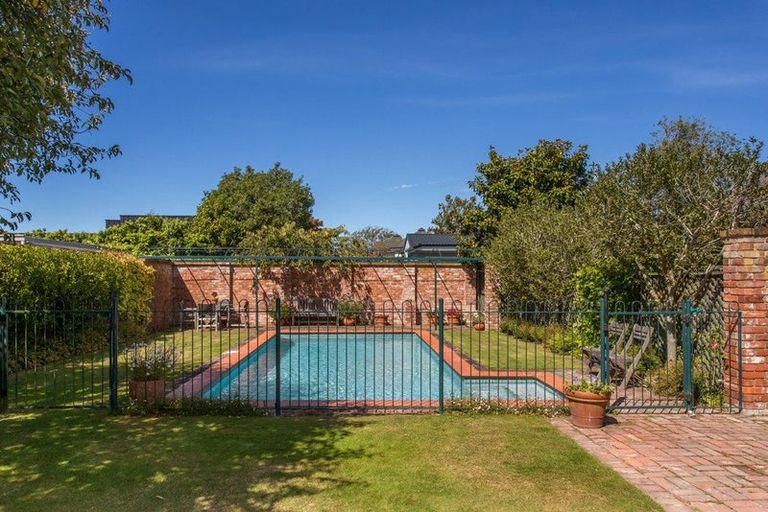 Photo of property in 53 Weka Street, Fendalton, Christchurch, 8041