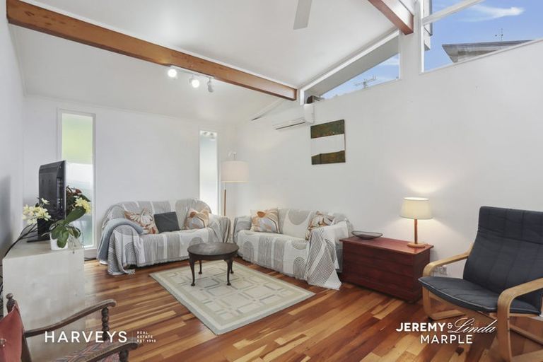 Photo of property in 47 Takahe Road, Titirangi, Auckland, 0604