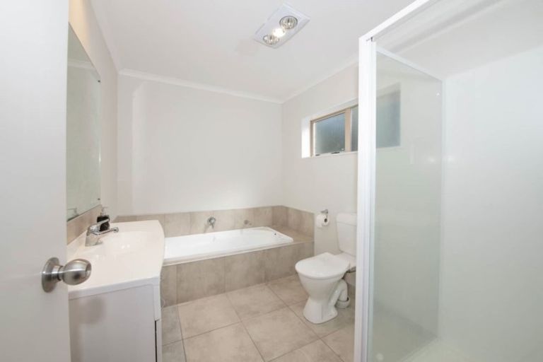 Photo of property in 92 Cyril French Drive, Flat Bush, Auckland, 2016