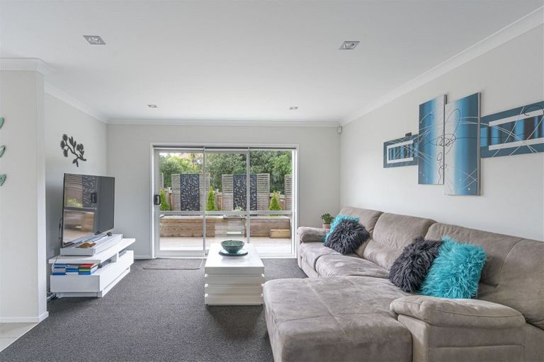 Photo of property in 87 Maylee Crescent, Gulf Harbour, Whangaparaoa, 0930